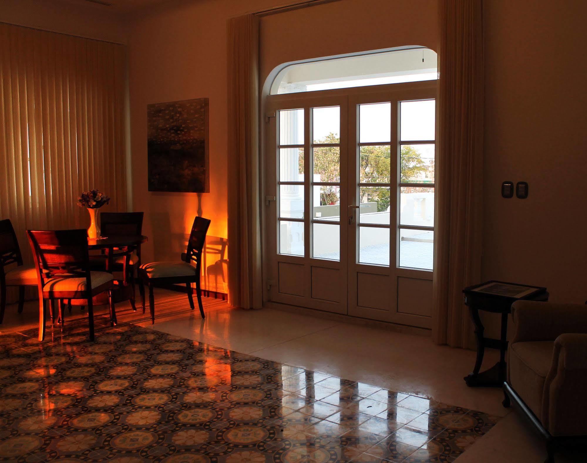 Delfina Boutique Hotel Merida Luaran gambar